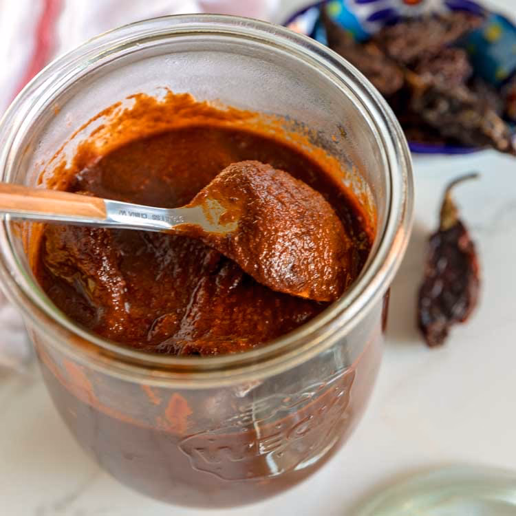 Hvad er chipotle i adobo sauce?