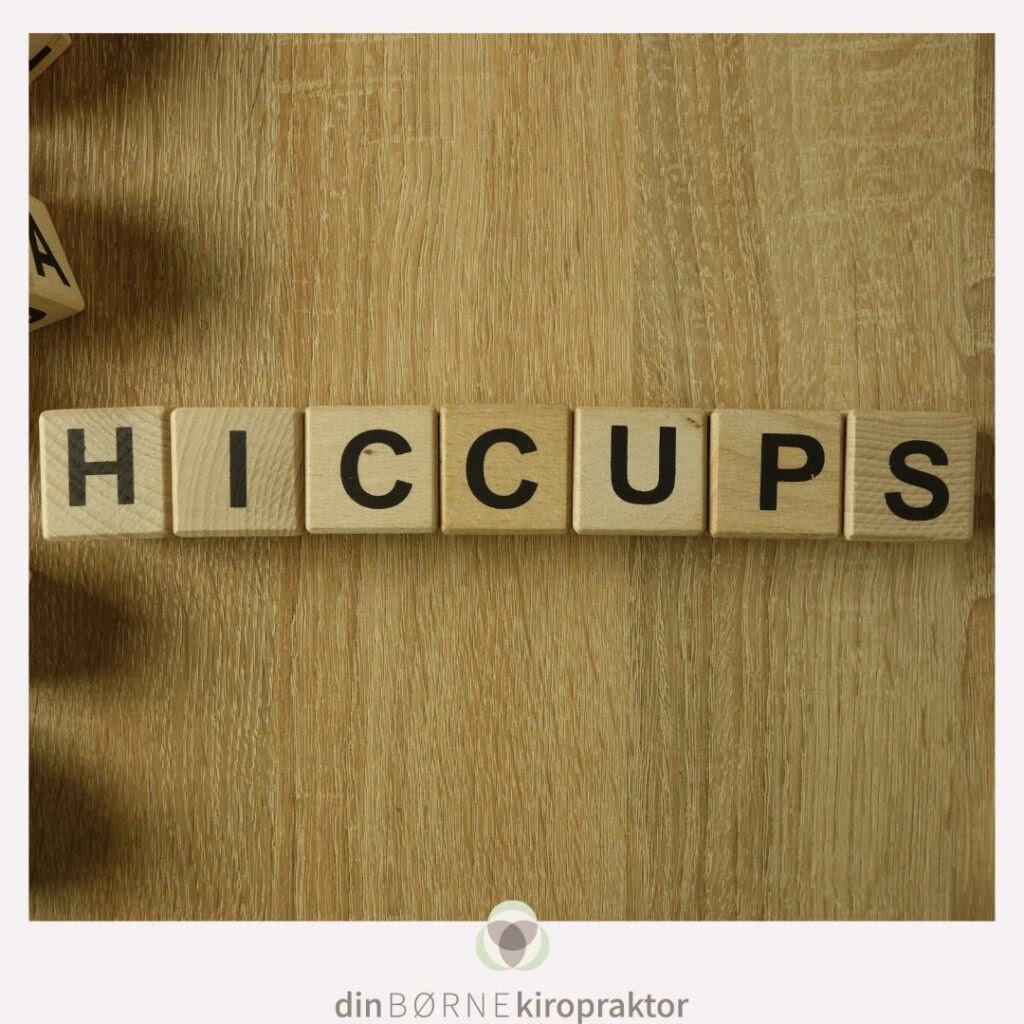 Hvorfor får babyer hikke efter amning?