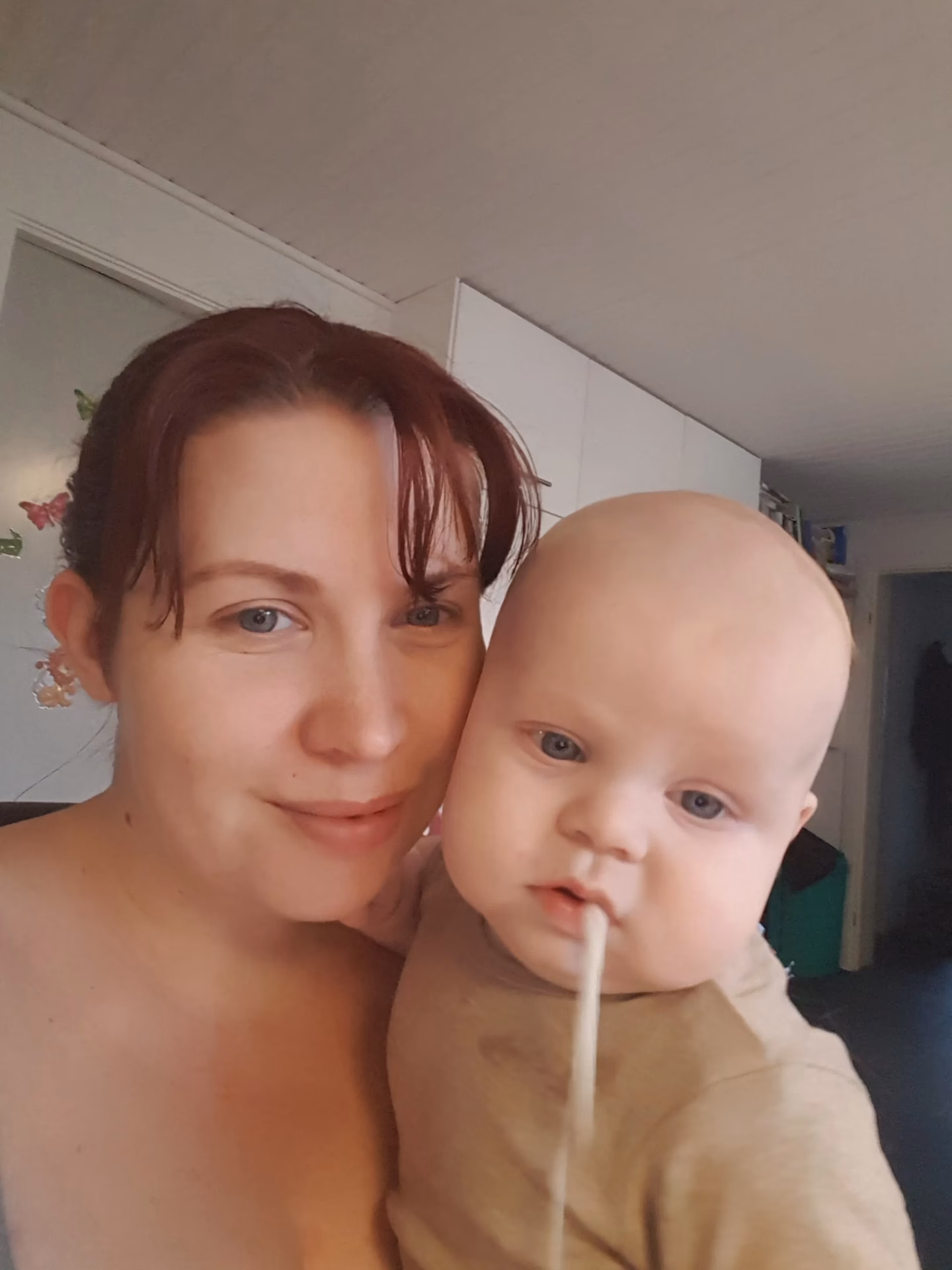 Hvorfor kaster mit barn op efter mad?