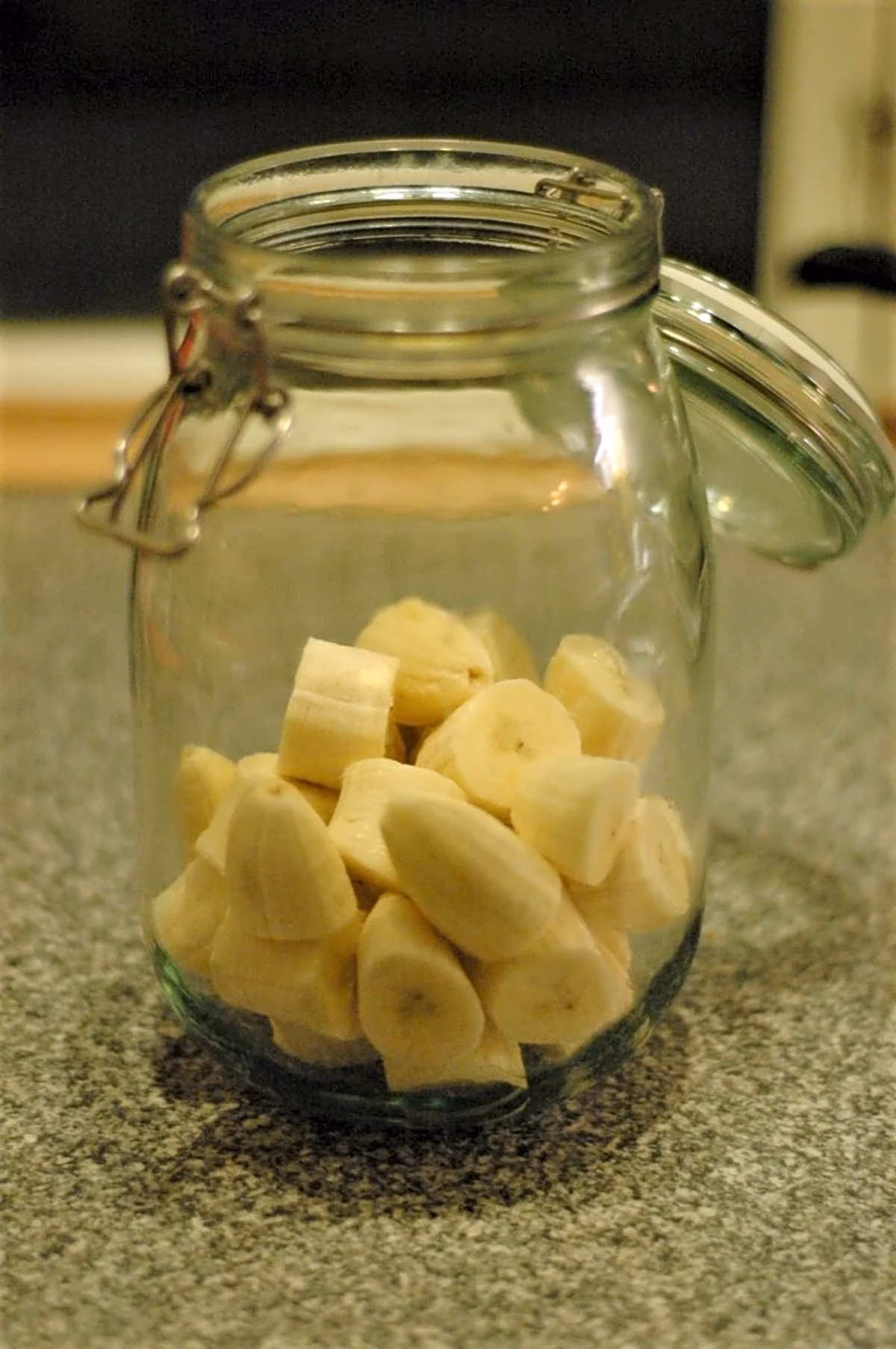 Hvor længe kan bananlikør holde sig?