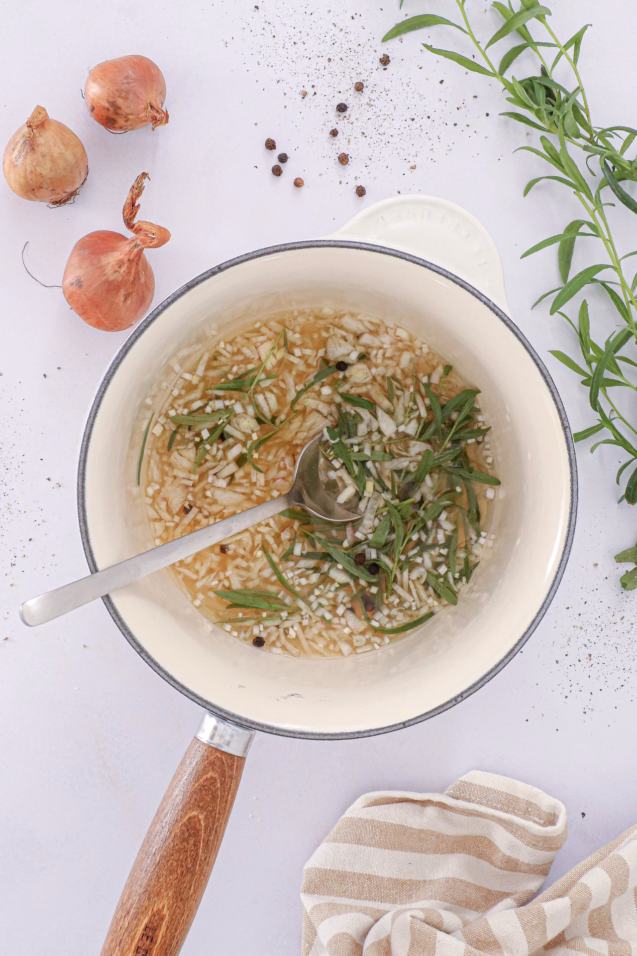 Hvordan bruger man Beauvais bearnaise essens?