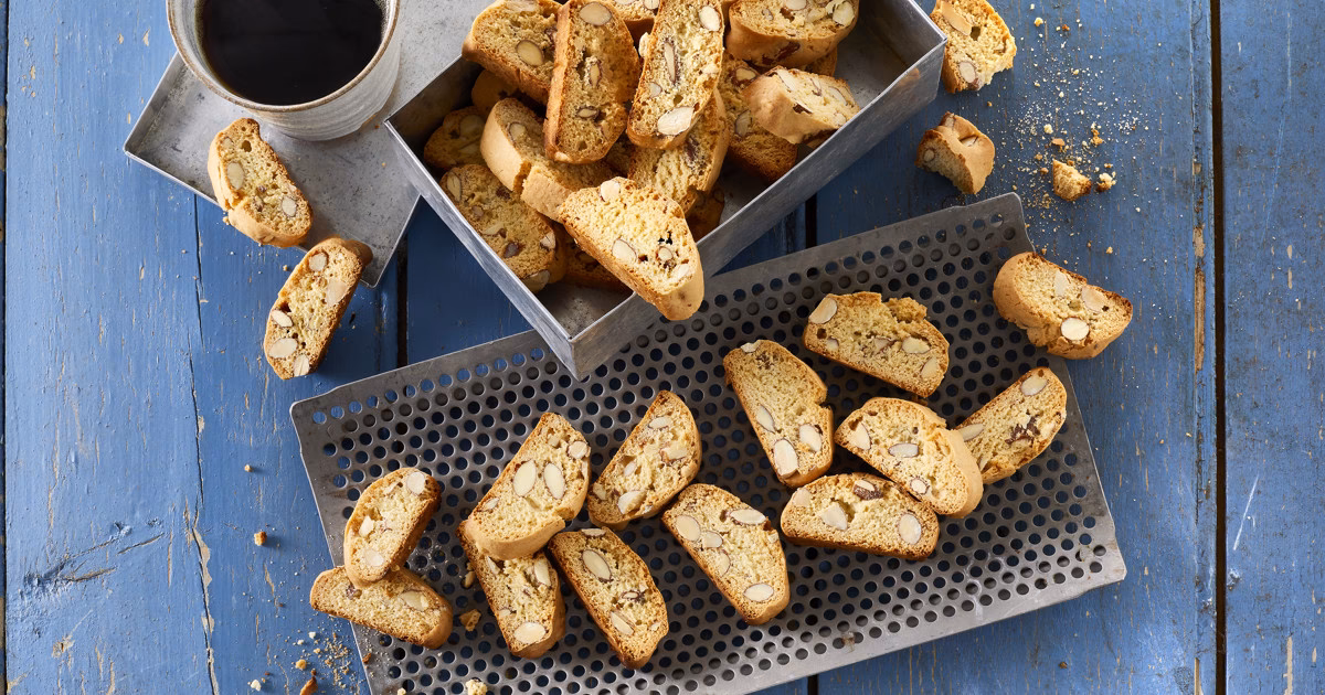 Hvad dypper man mandelkager i?