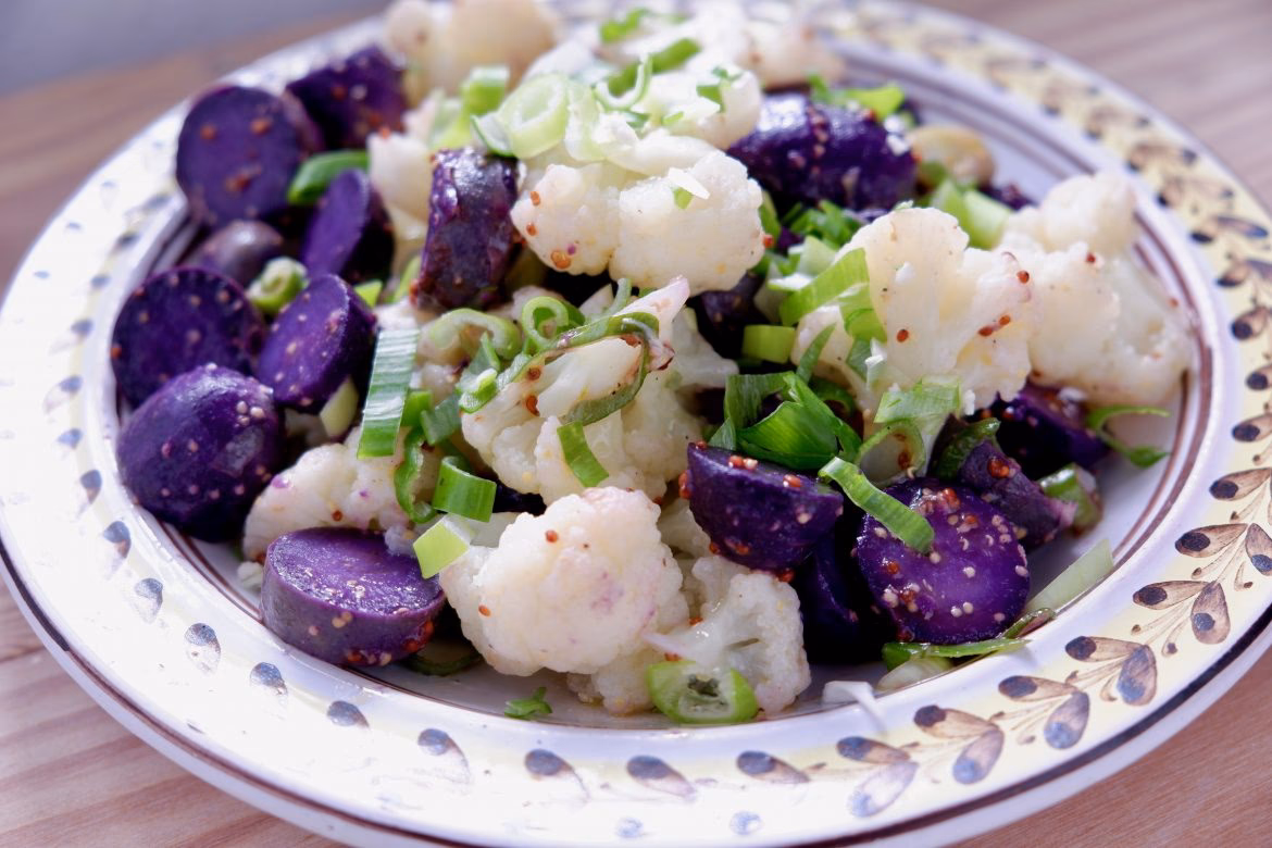 Hvorfor bliver kogte kartofler blå?