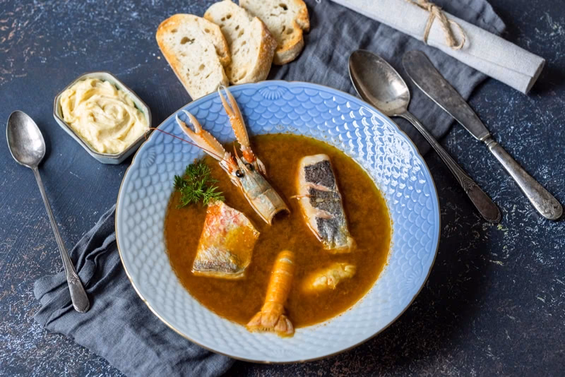 Hvad betyder Bouillabaisse?