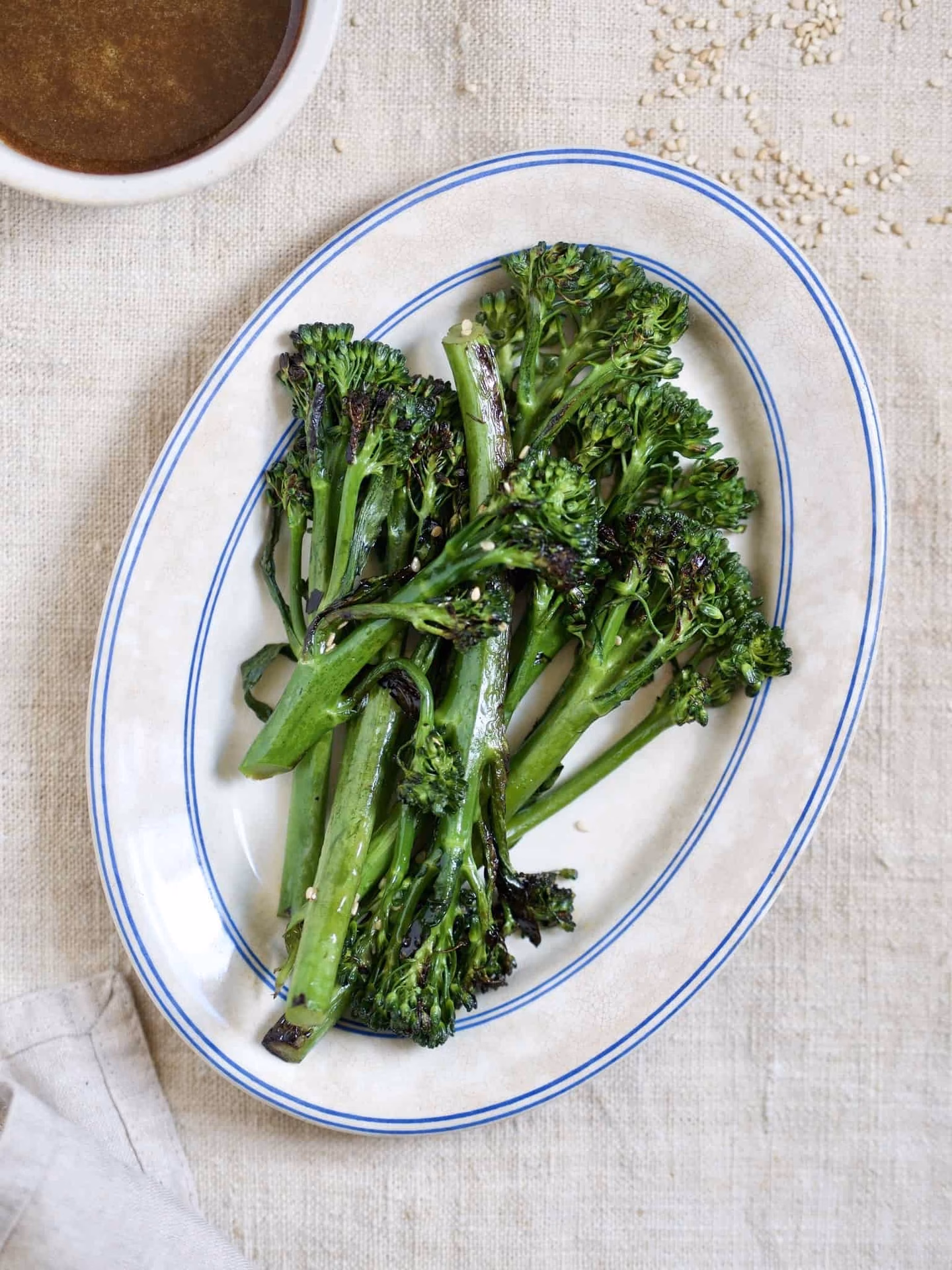 Hvordan skærer man broccolini?