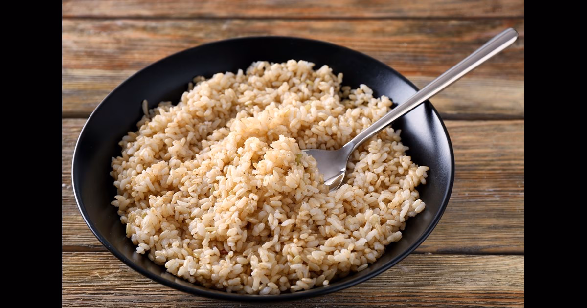 Hvorfor skal man skylle brune ris?