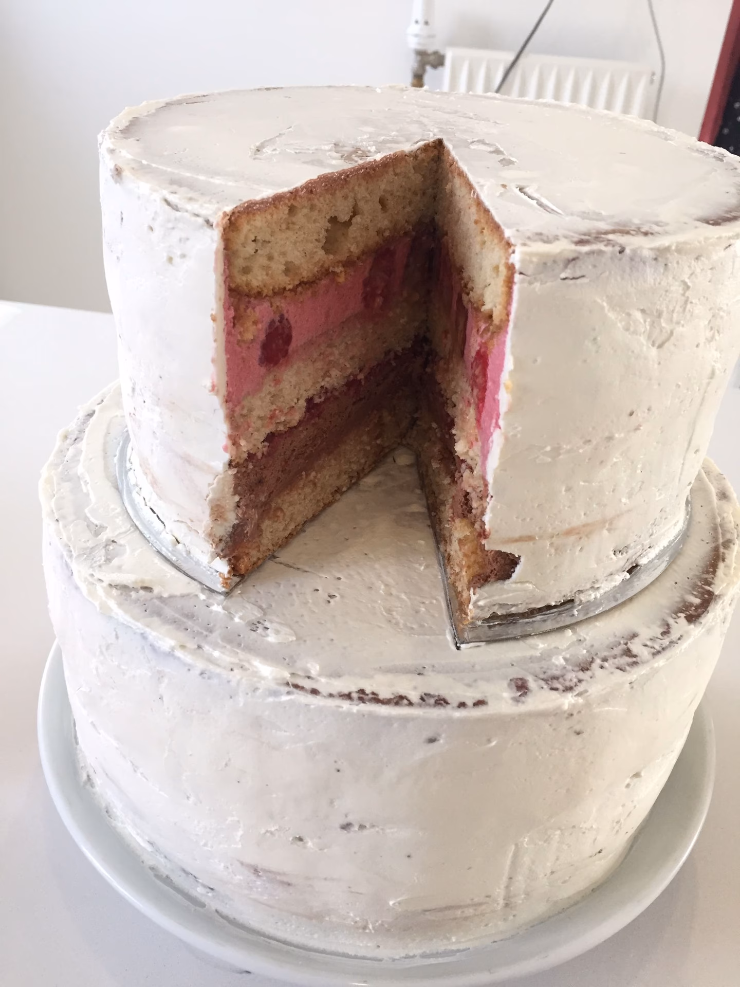 Hvad består en bryllupskage af?