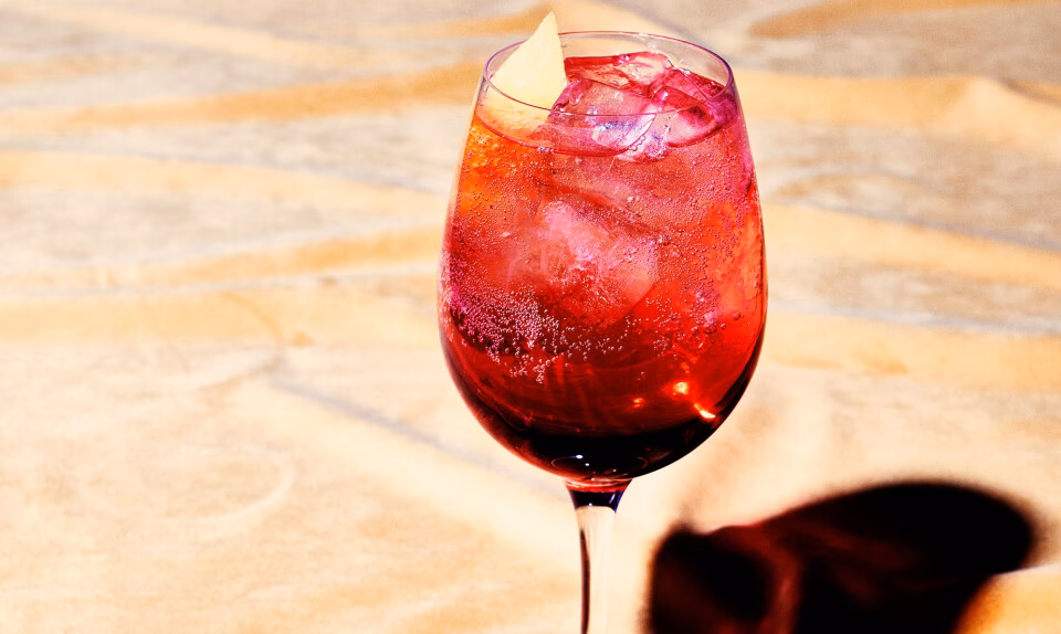 Hvordan fremstilles Campari?