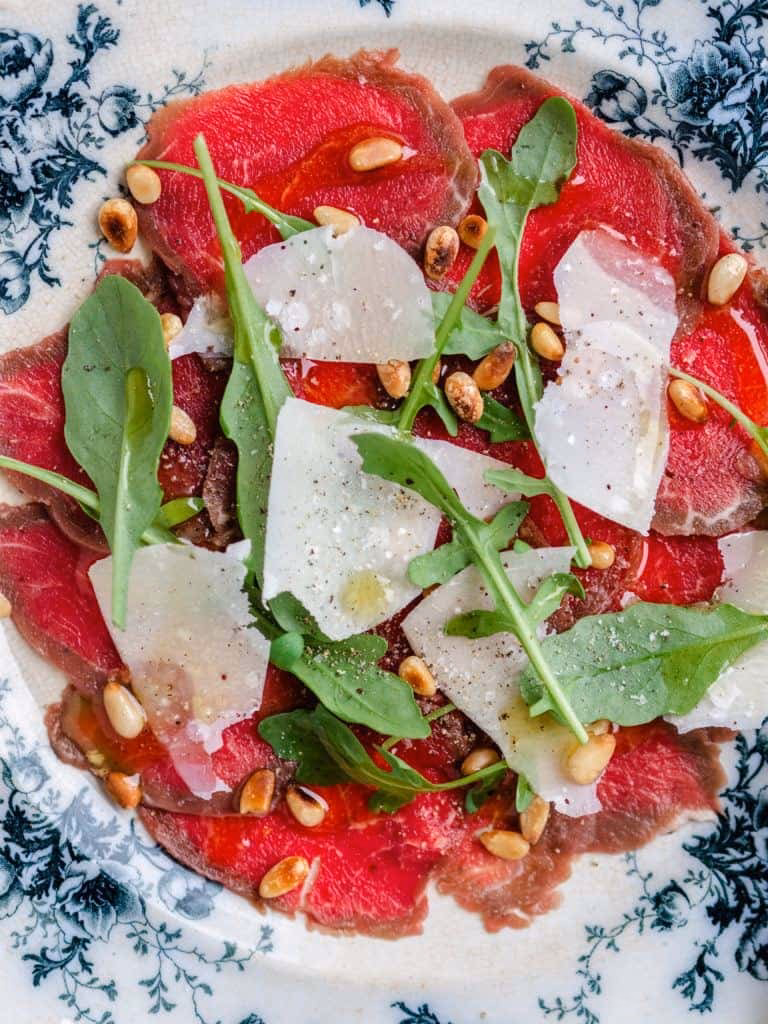 Er carpaccio råt?