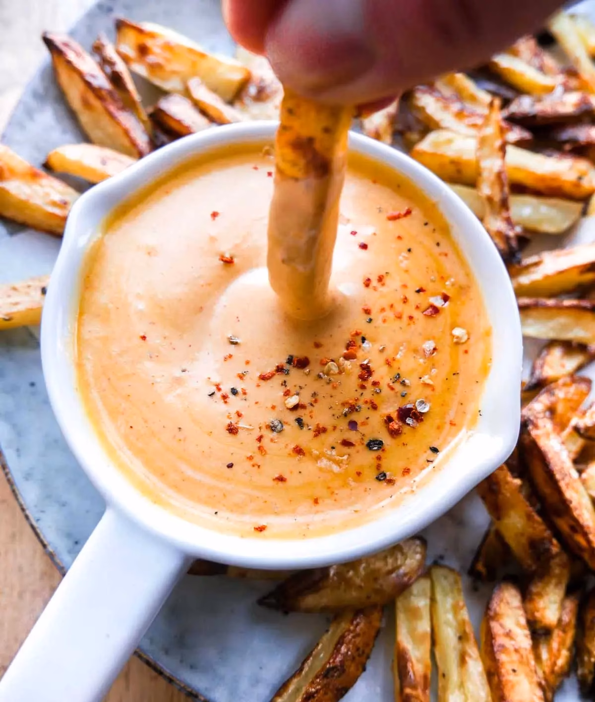 Hvad er der i chili mayo?