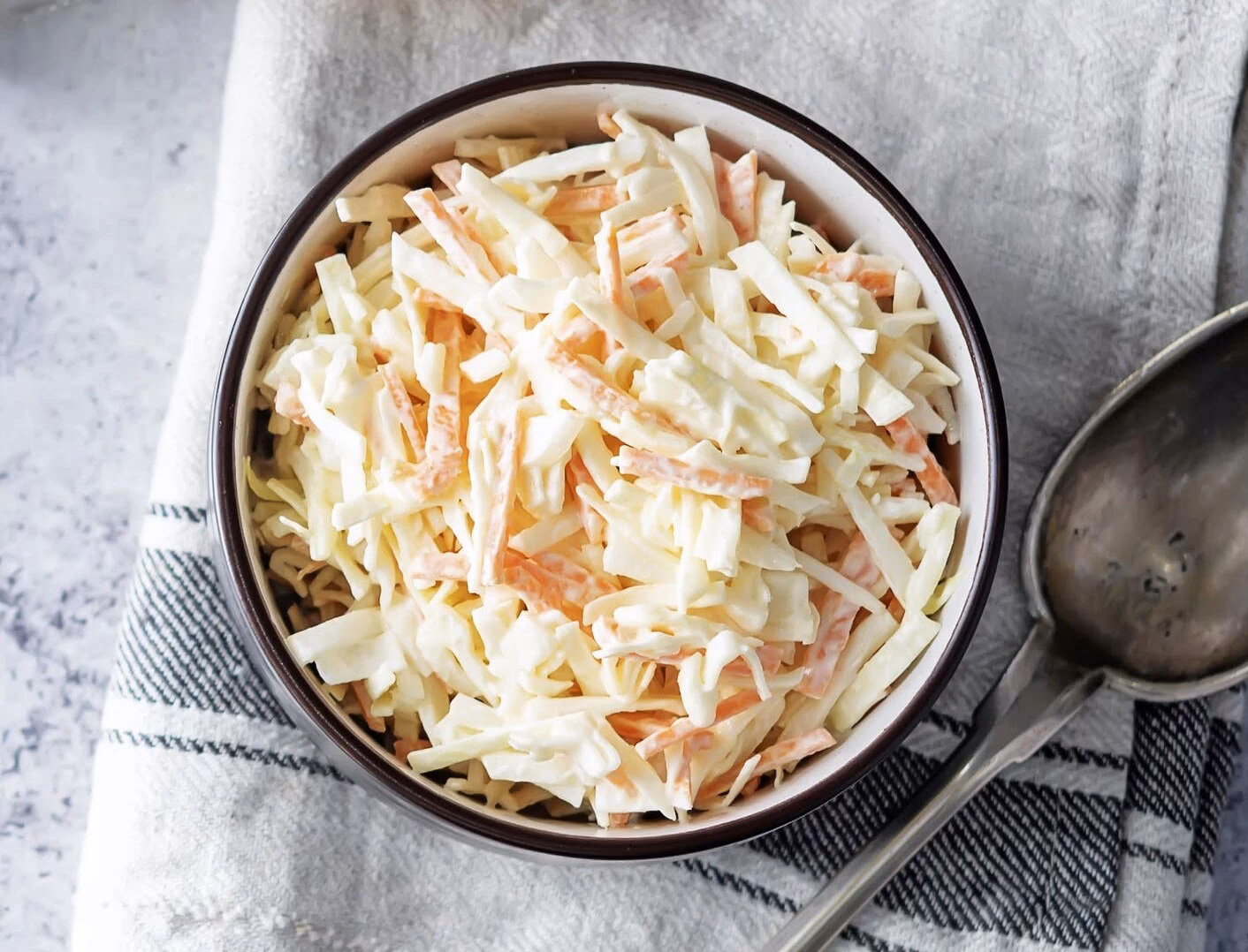 Hvor lang tid før kan man lave coleslaw?