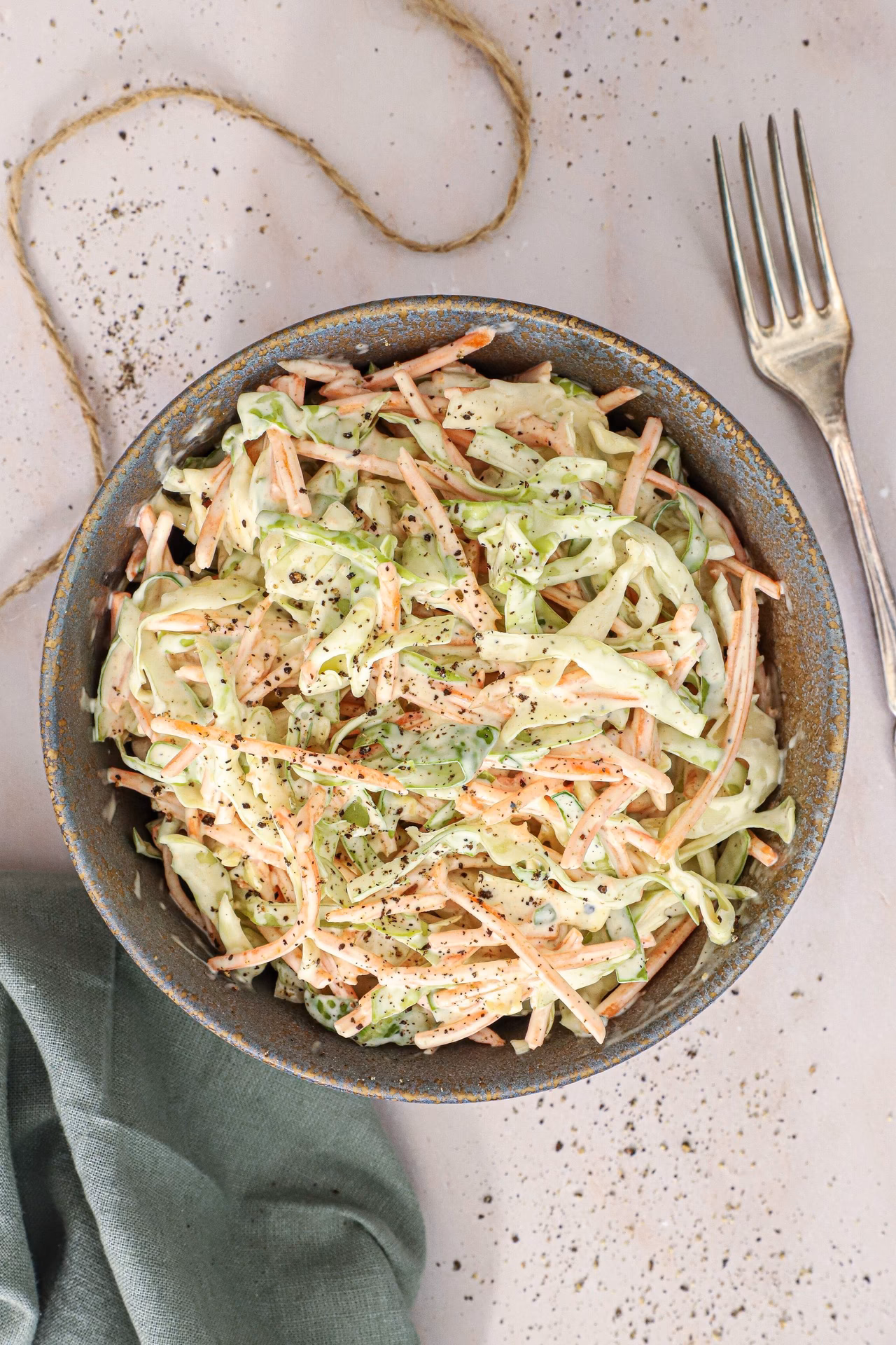 Hvilken kål bruger man til coleslaw?