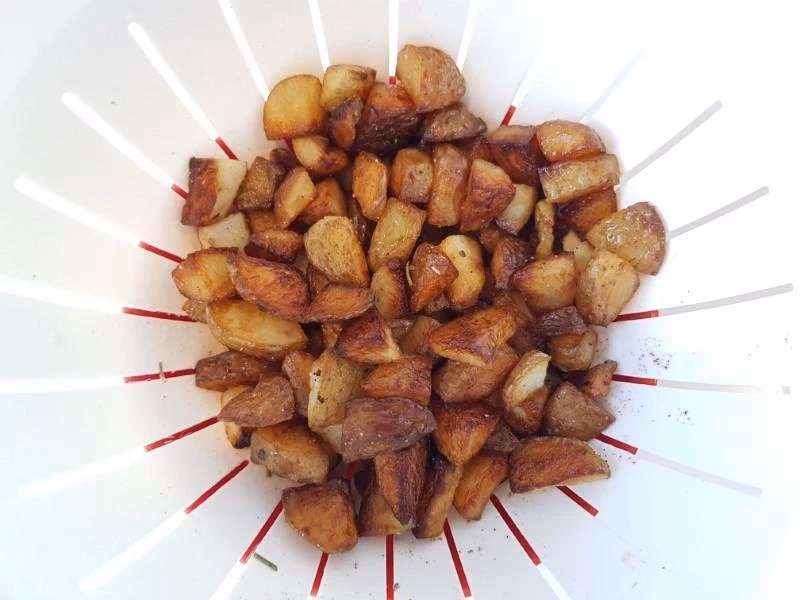 Hvordan confiterer man kartofler?