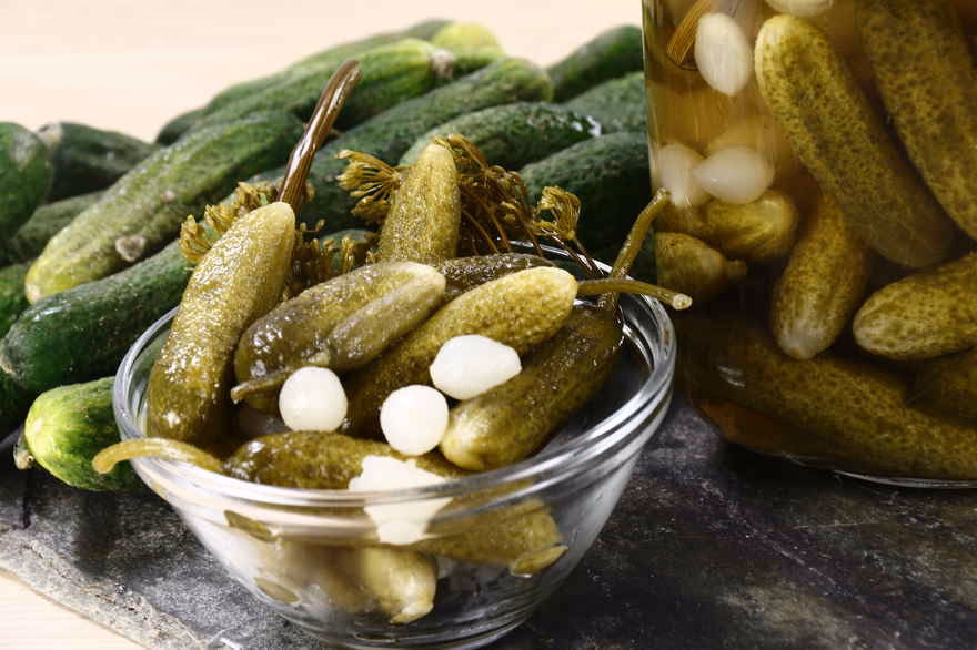 Hvad er forskellen på drueagurker og cornichoner?