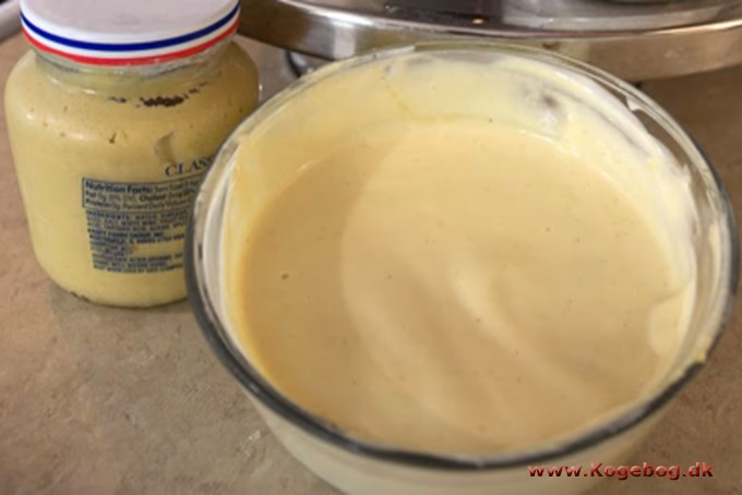 Hvad er dijon lavet af?