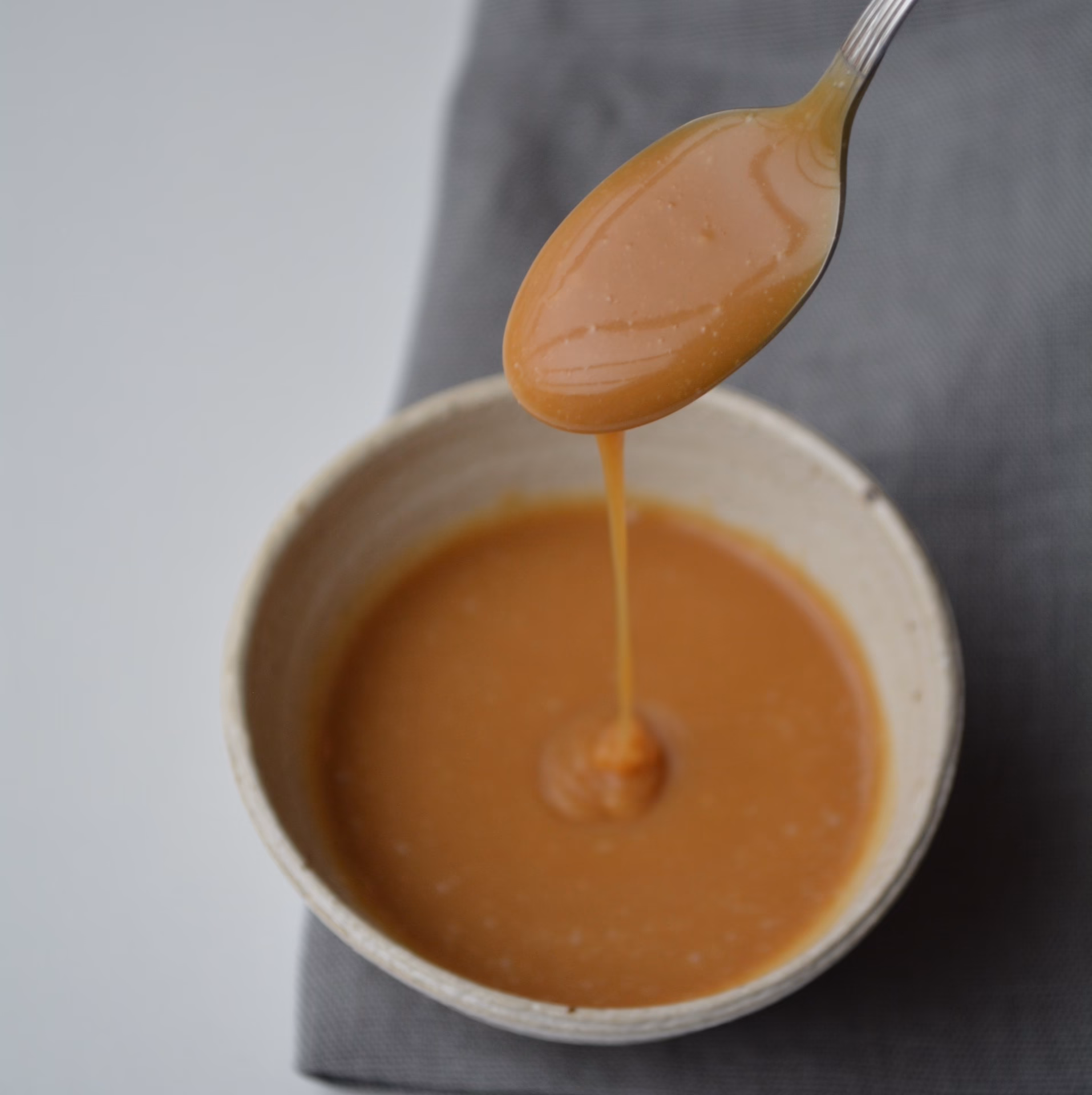 Hvad kan man bruge flydende karamel til?