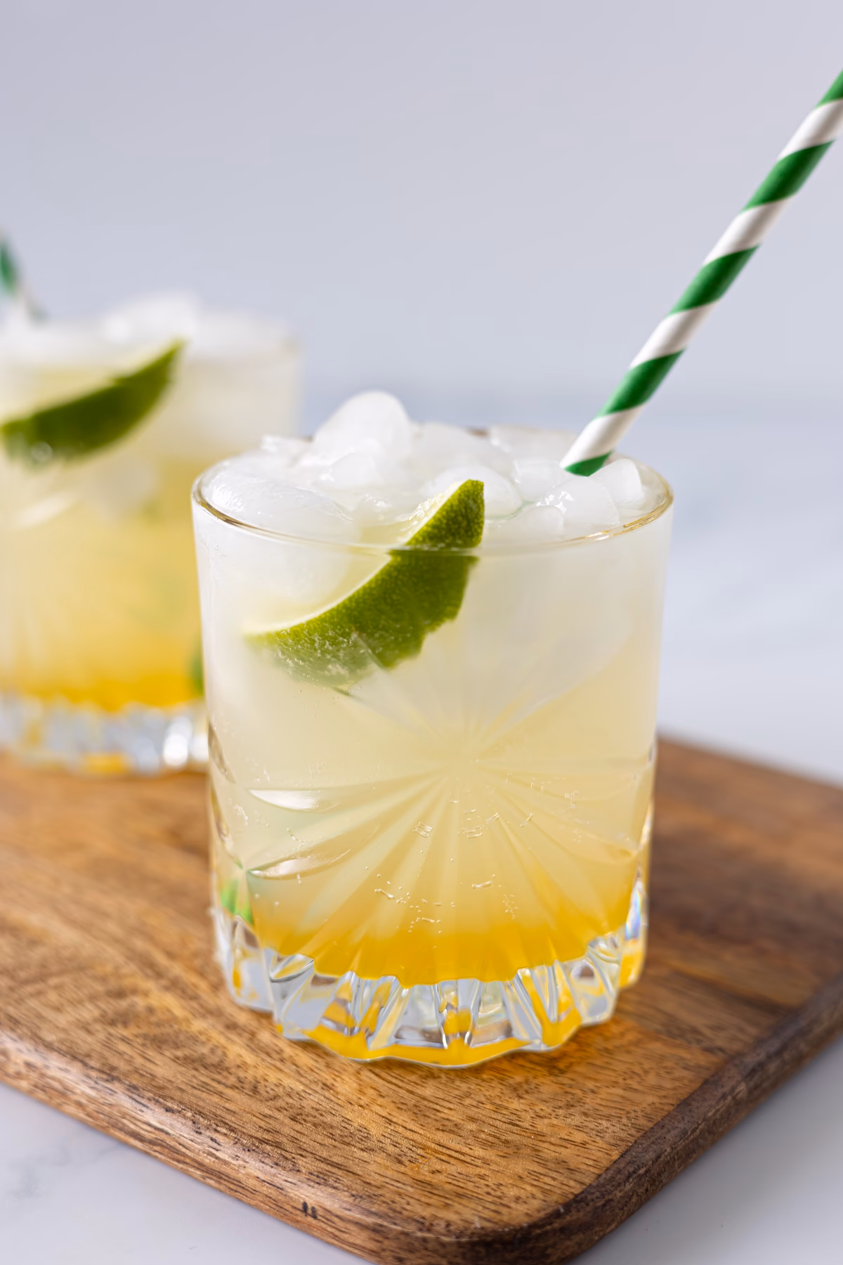 Hvad blander man i lemon gin?