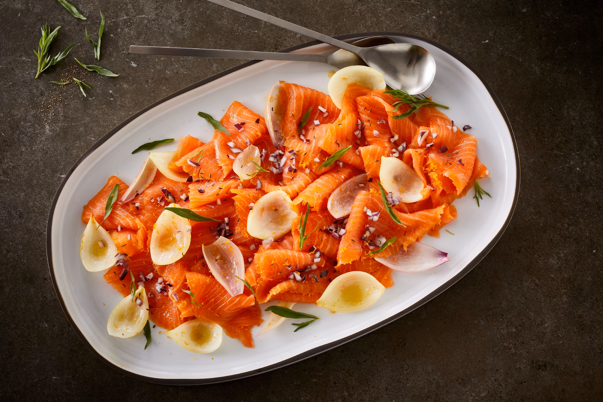 Kan man spise skindet på laks?