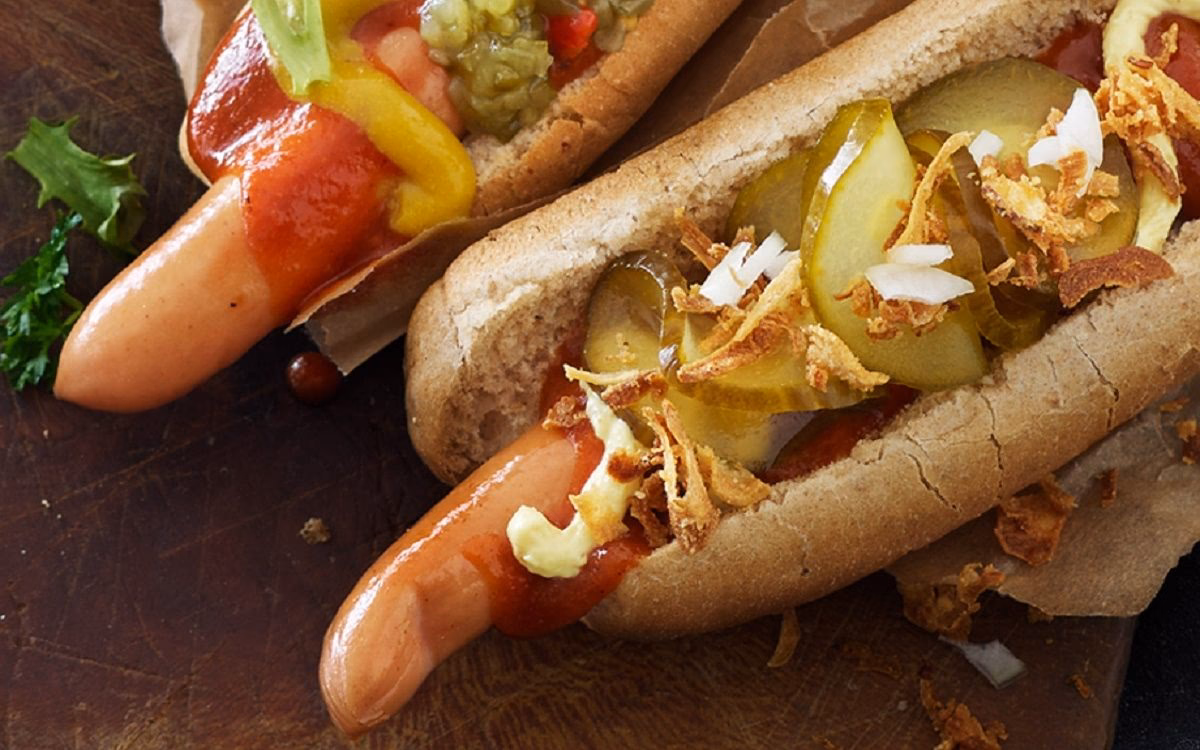 Hvad er der i en amerikansk hotdog?