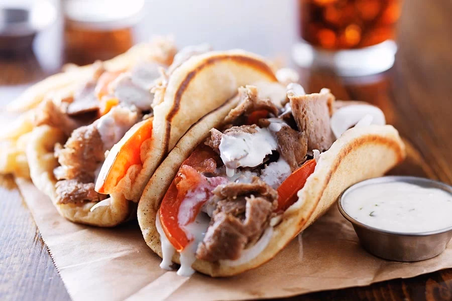 Hvad koster det at gå ud og spise i Grækenland?