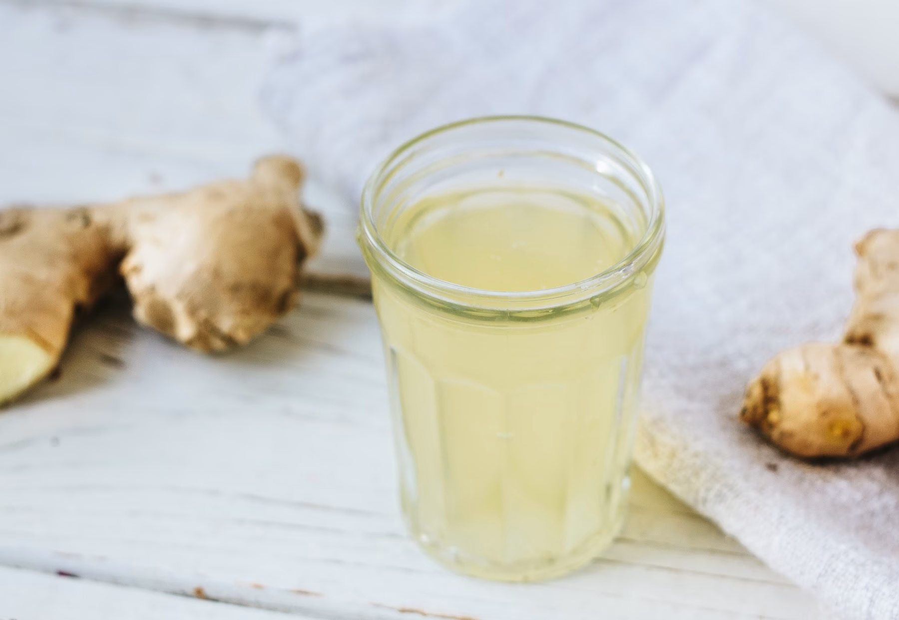 Kan man juice ingefær med skræl?