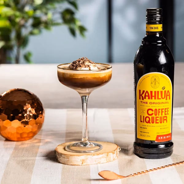 Hvad består Kahlua af?