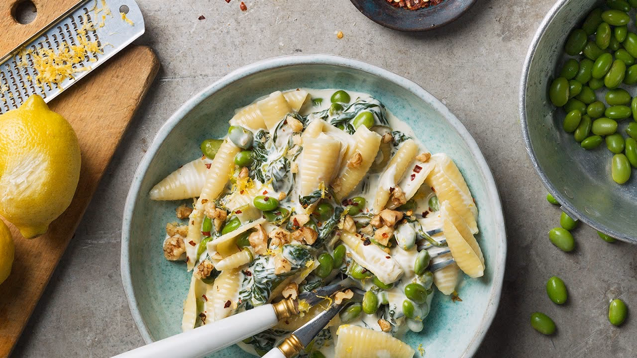 Hvor kan man købe Karolines Køkken ostesovs?