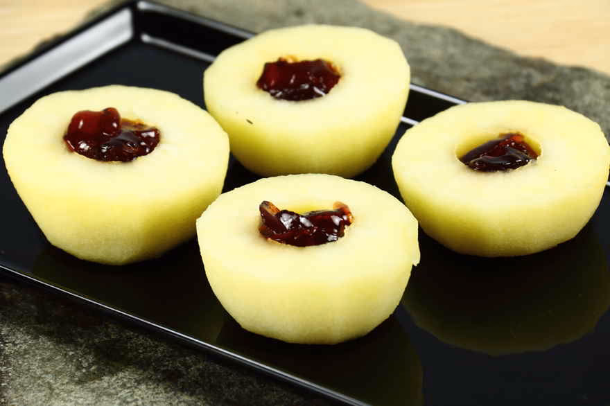 Kan man koge halve æbler dagen før?