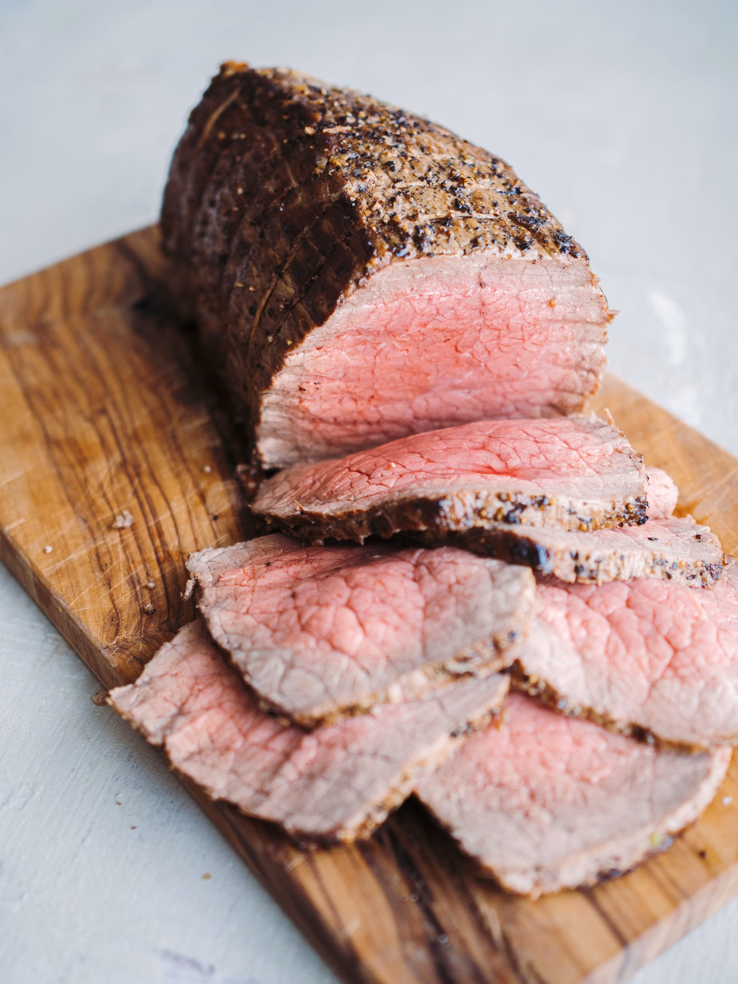 Kan man stege roastbeef dagen før?