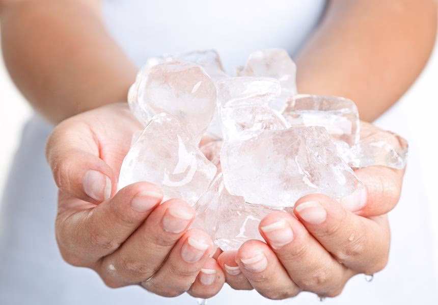 Hvad kan kolde hænder være tegn på?