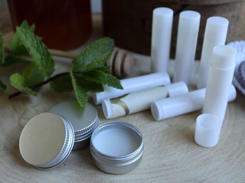 Hvad må der ikke være i læbepomade?