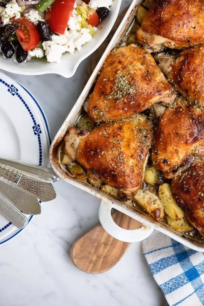 Hvordan får man sprød skind på kyllingelår?