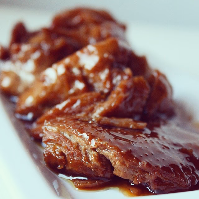 Hvad består mock duck af?