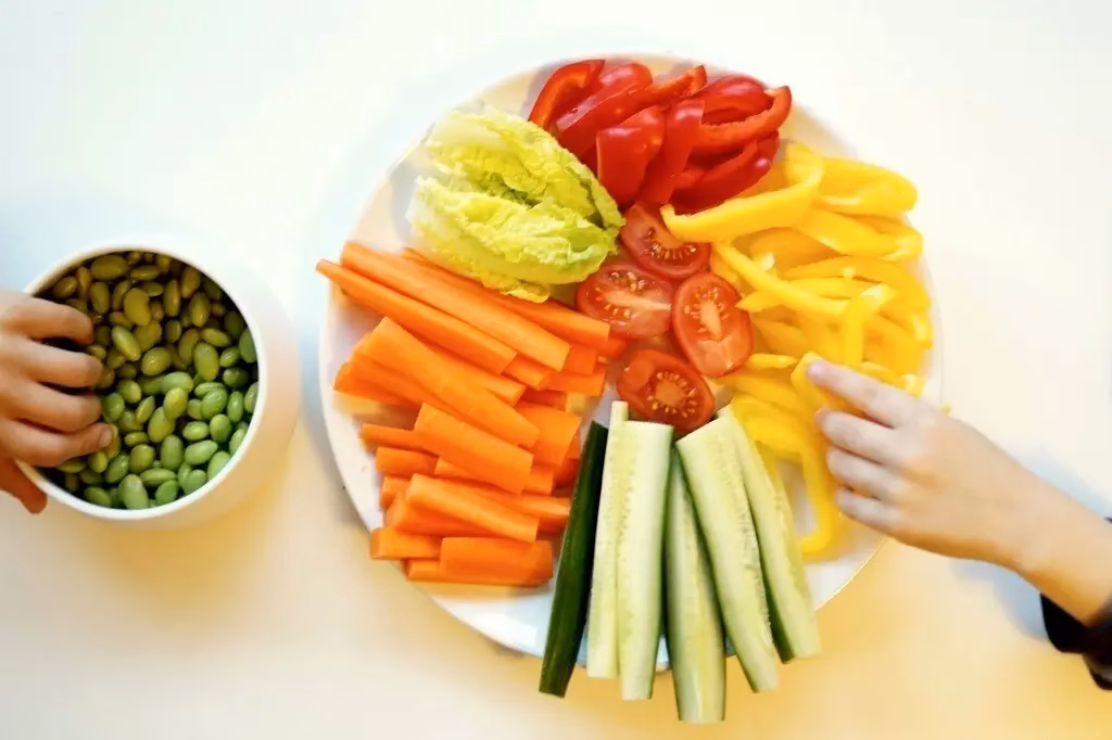 Hvordan lærer man at spise grøntsager?