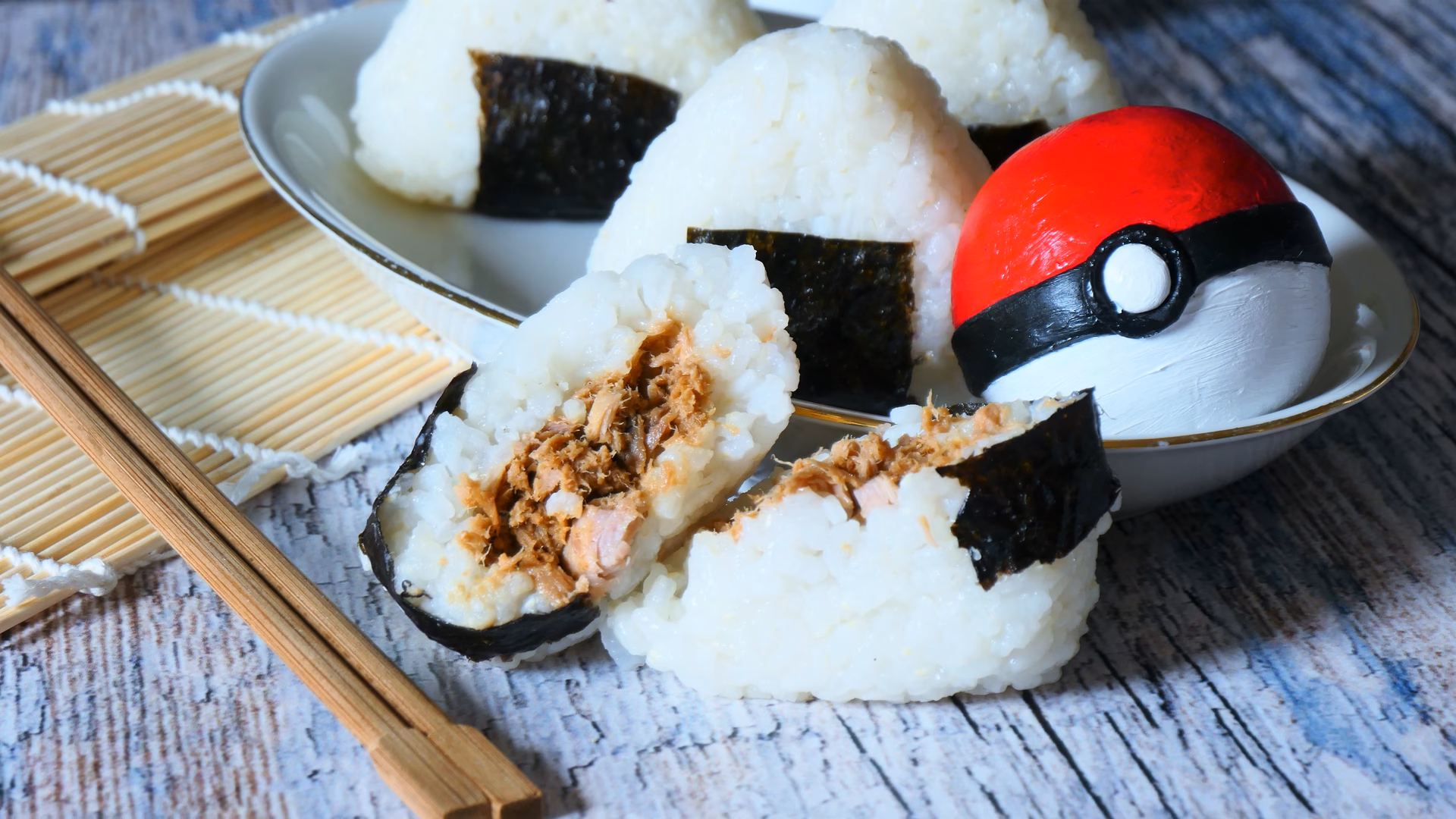 Hvad betyder onigiri?
