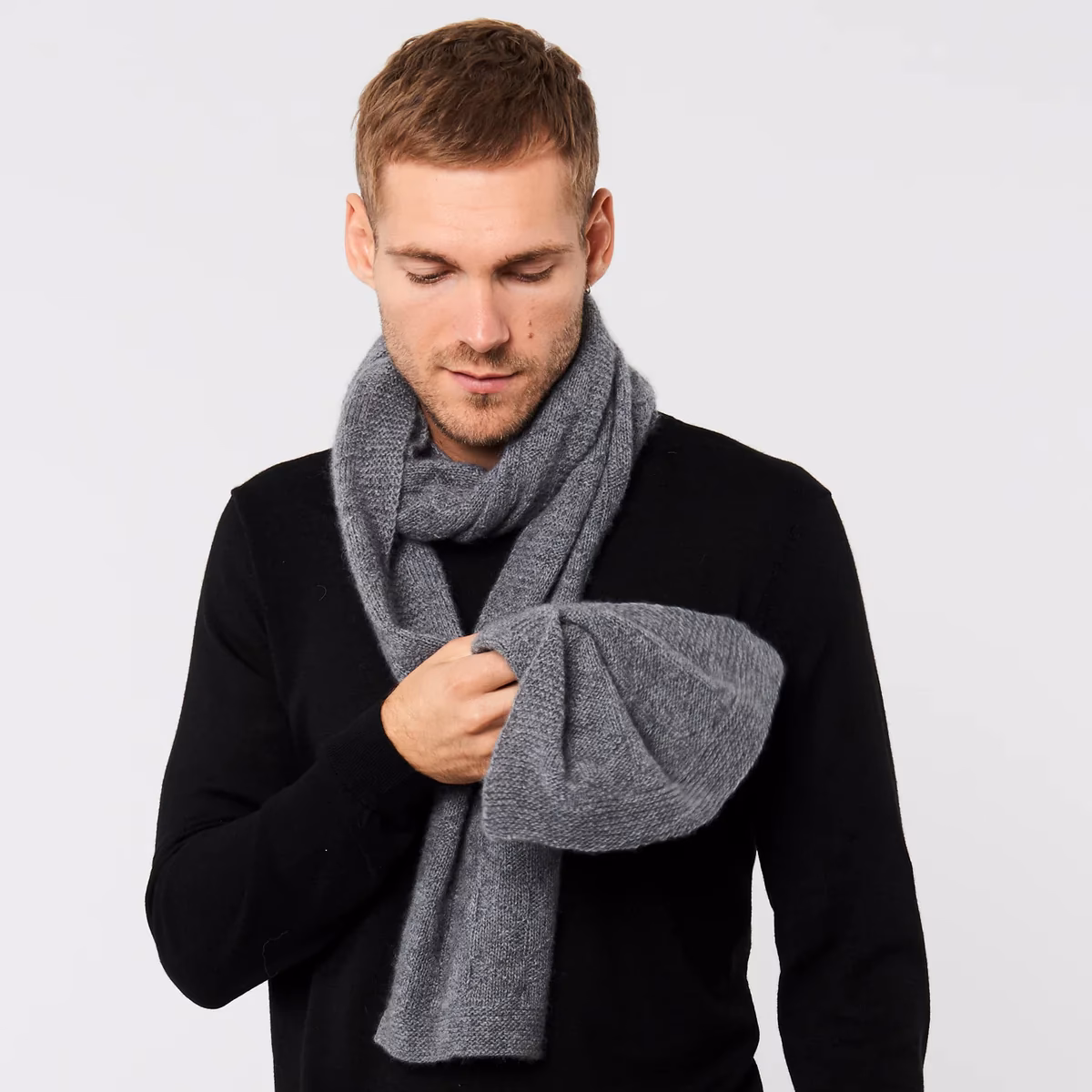 Hvor langt skal et herre halstørklæde være?