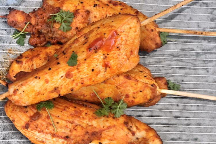 Hvor lang tid skal kyllingespyd have i ovnen?