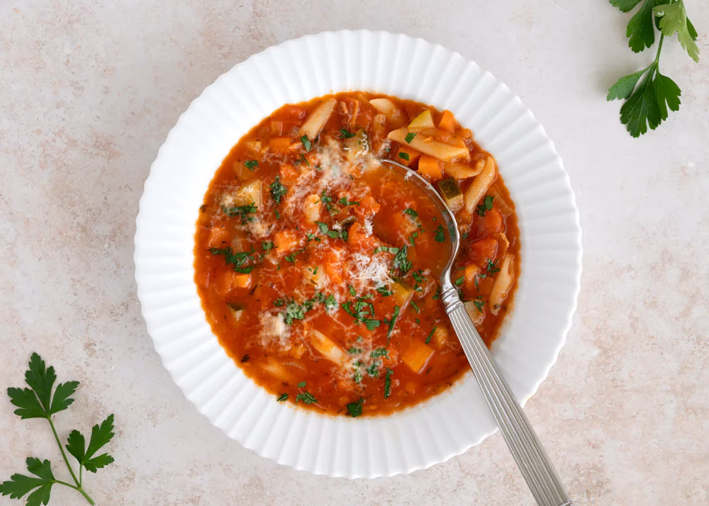 Hvad er der i minestronesuppe?