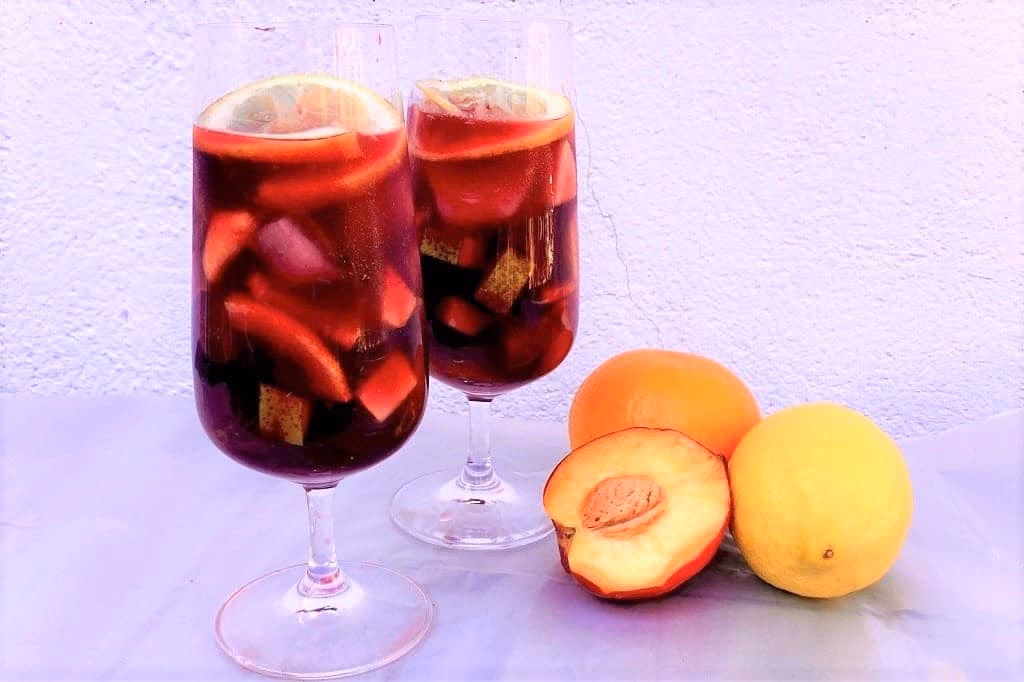 Hvad er forskellen på sangria og tinto de verano?