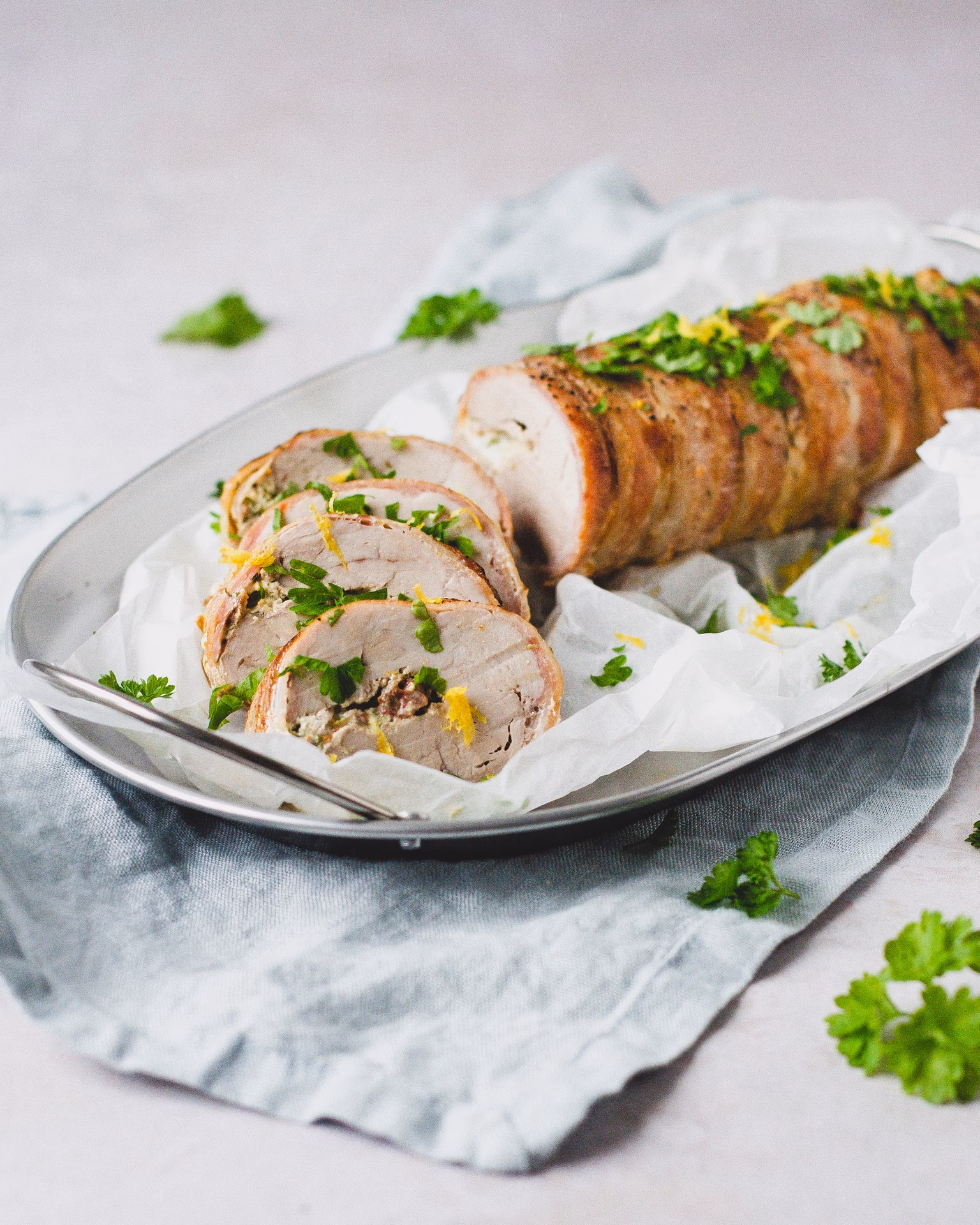 Hvor lang tid skal en svine mørbrad have i ovnen?