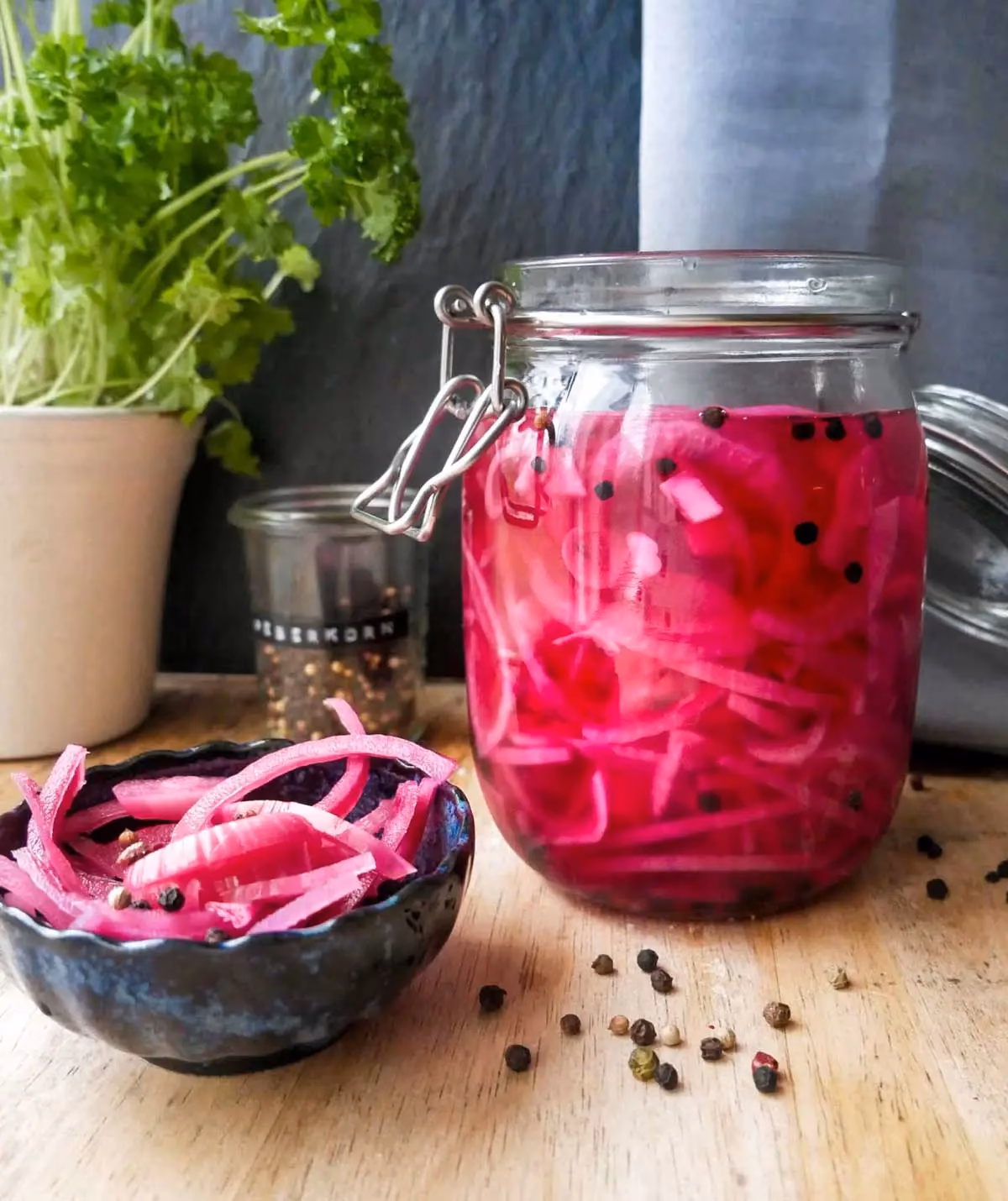 Kan man genbruge lagen fra syltede rødløg?