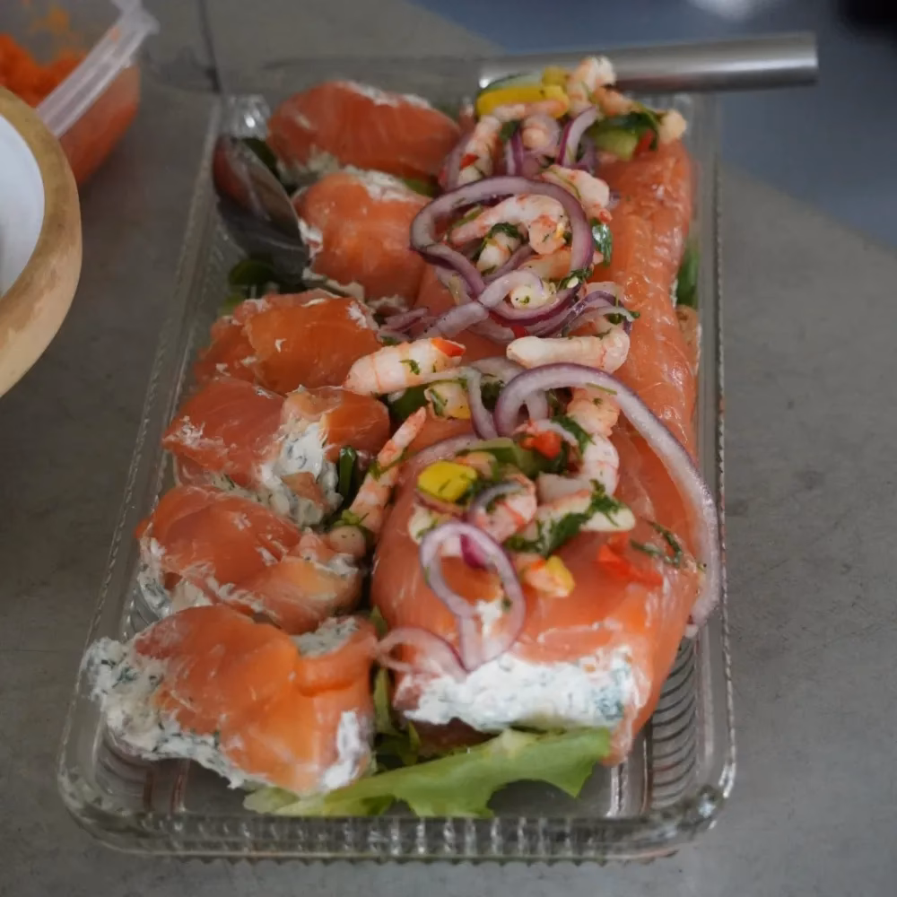 Hvorfor skal røget laks varmebehandles?