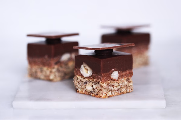 Hvad er praline lavet af?