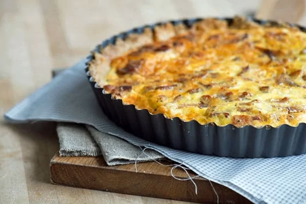 Hvad drikker man til quiche lorraine?