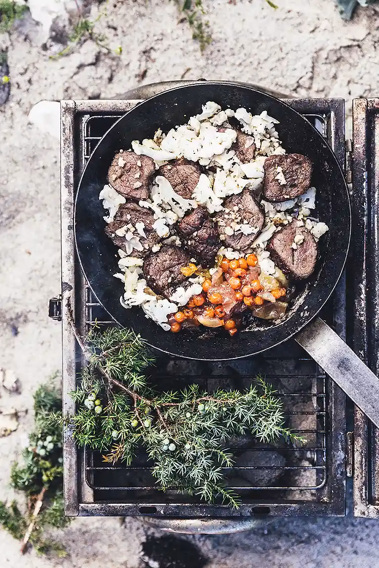 Hvor længe skal rønnebær koges?