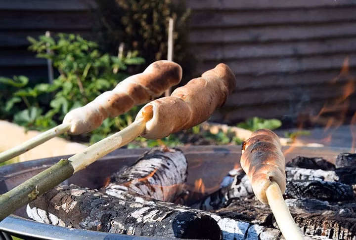 Hvad kan man putte i snobrød?