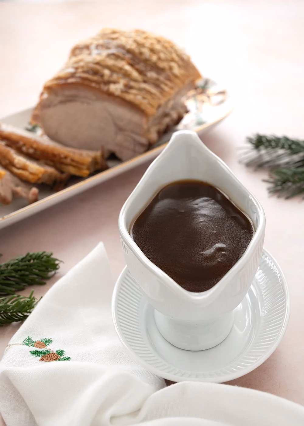 Hvad får man til flæskesteg?