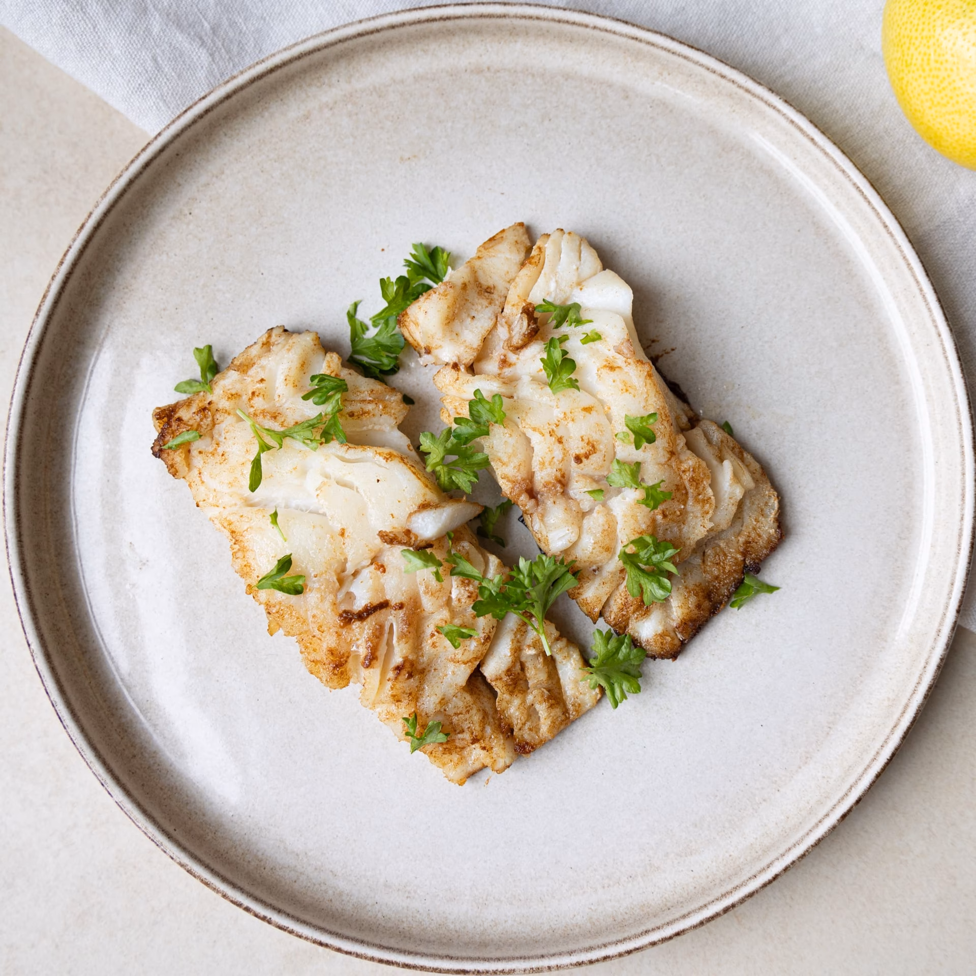 Hvor lang tid skal fisk have på panden?