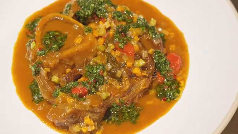 Er John og Tareq Taylor brødre?