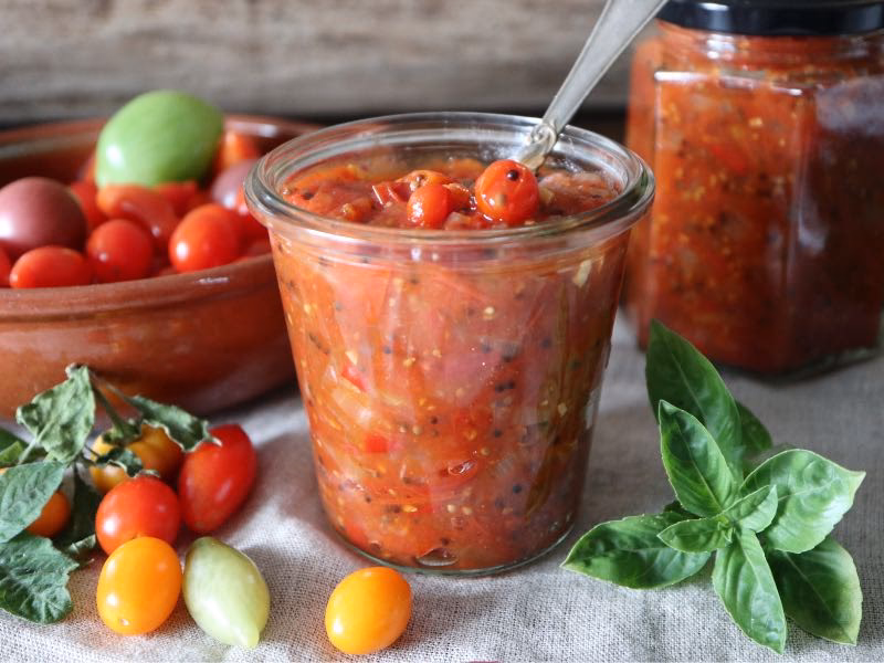 Hvad bruges tomat chutney til?